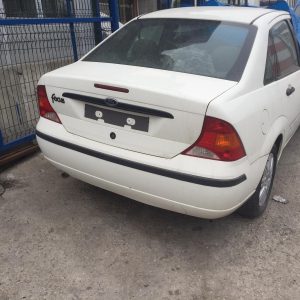 Ford Focus 1 Çıkma Orjinal Beyaz Bagaj Kapağı